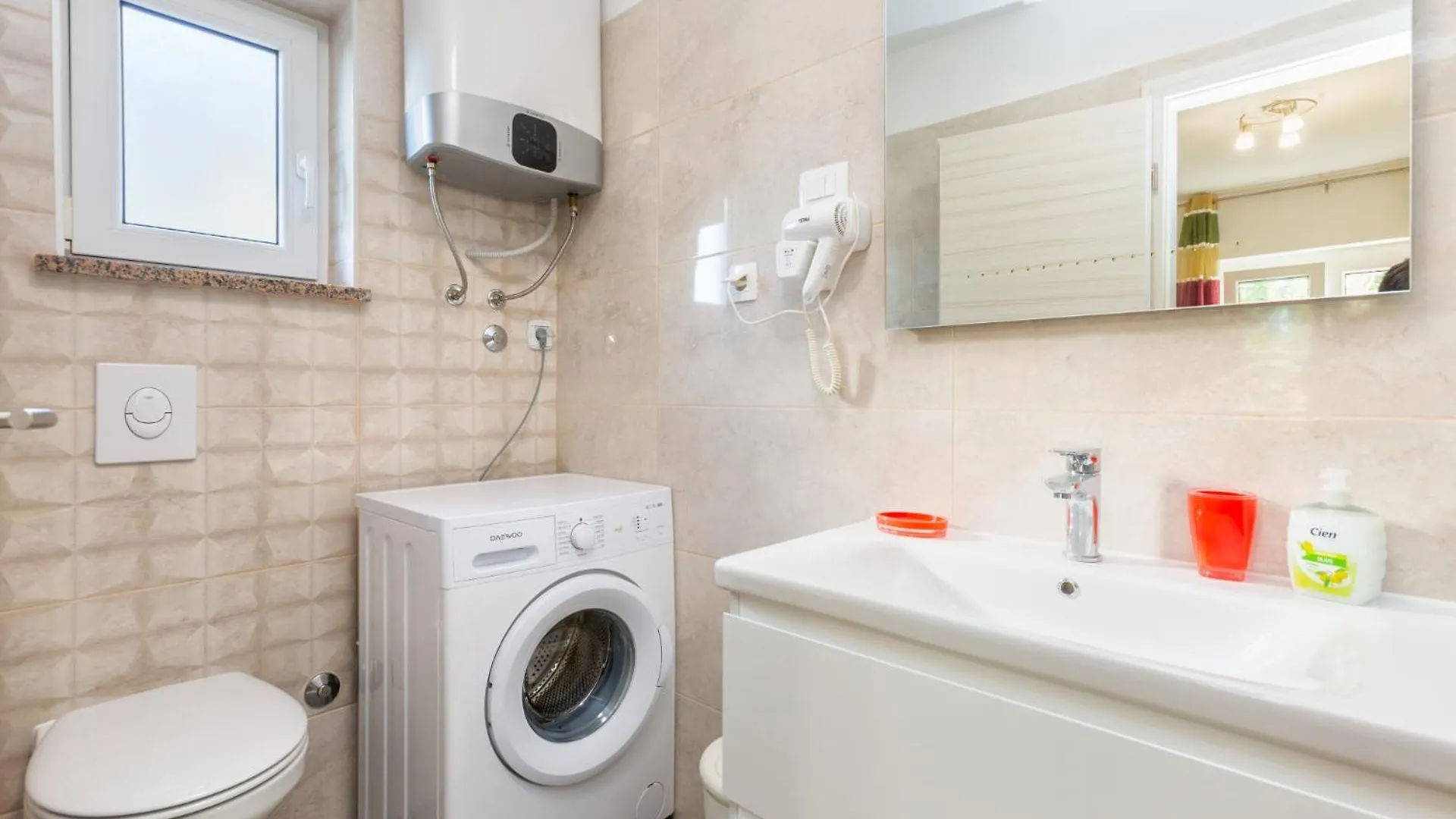 Alojzija - Srednji First Floor - Mpolo Apartment Medulin 0*,  Croatia